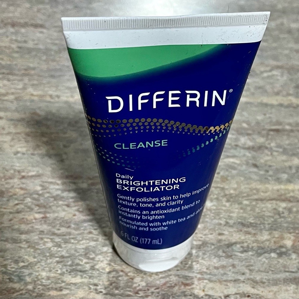 Cleanse Daily Brightening Exfoliator - Blue